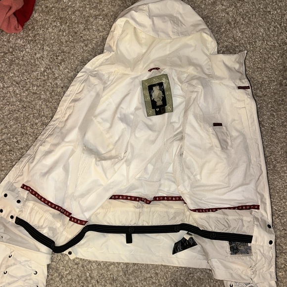 Burton Ronin Roper La Cosa Nostra White “King of Skulls” Winter Jacket - Picture 4 of 14